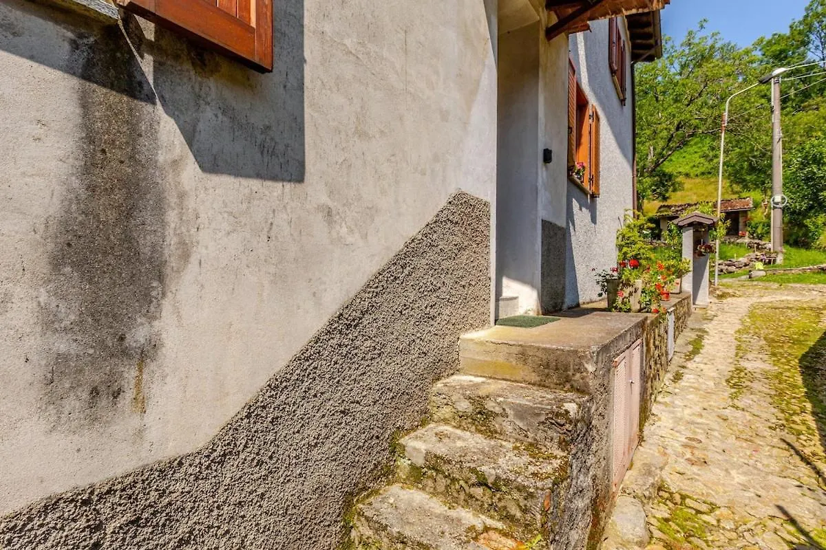 A Small House In A Fairytale Village Taceno Ferienhaus